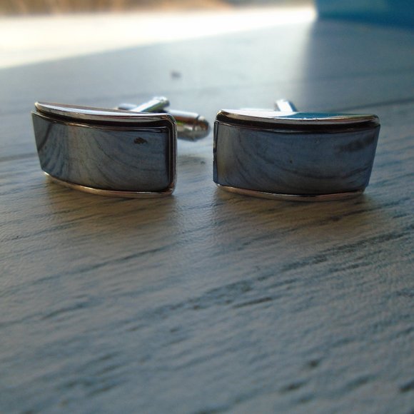 Vintage Shields cuff links - Picture 2 of 3
